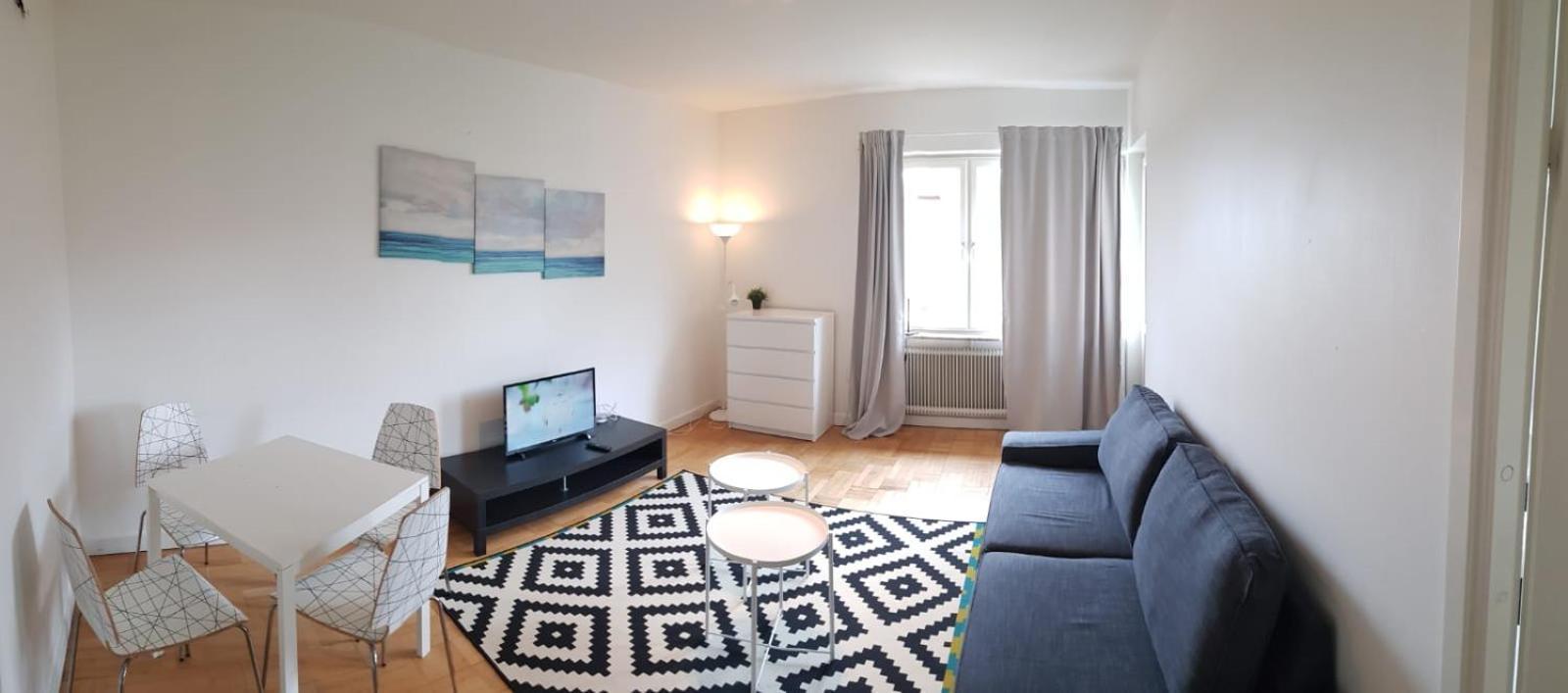 Apartment Inv1 *